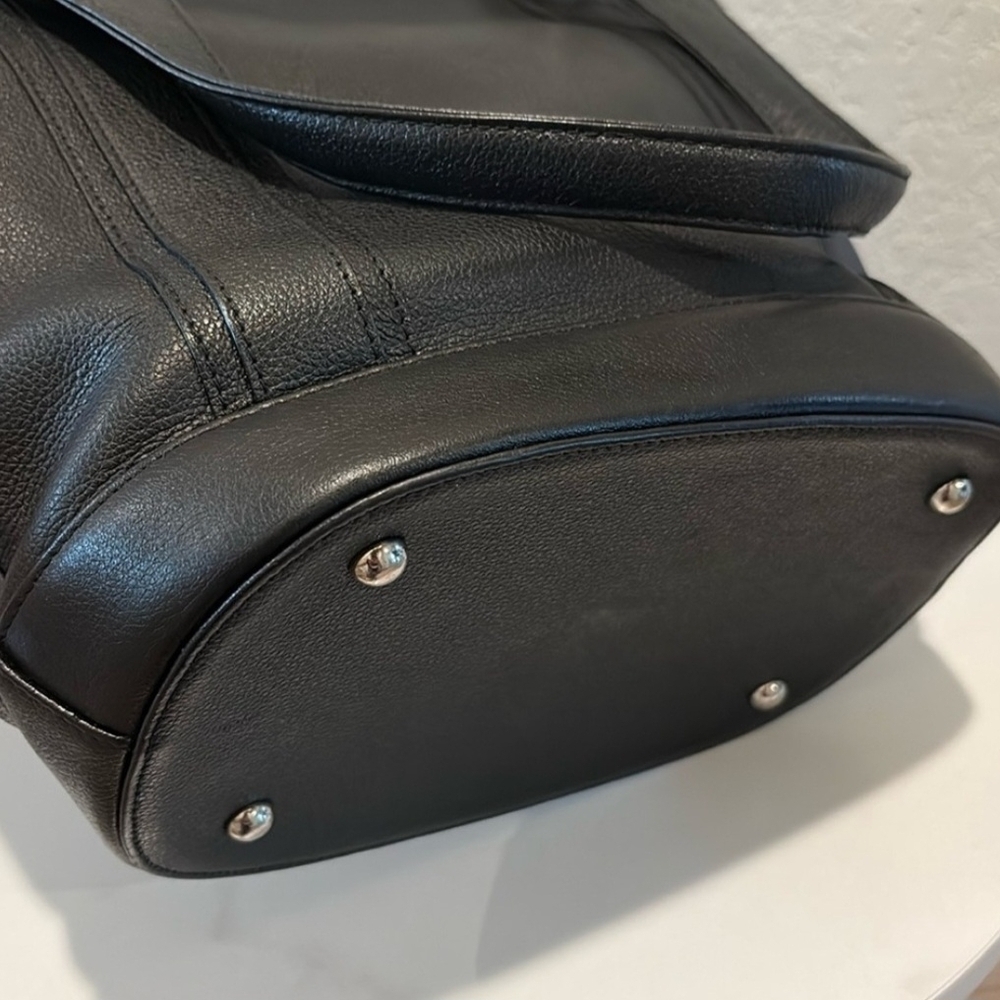 MCM Munchen Black Saffiano Leather Shoulder Bag (EXCELLENT CONDITION) - Picture 6 of 15